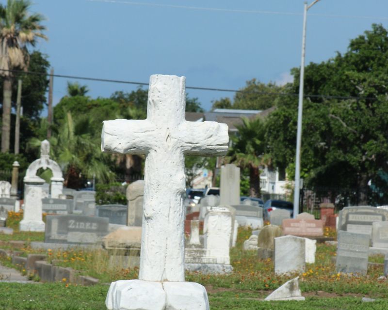 Family monument with carved cross — Dionyssos marble, Larnaca